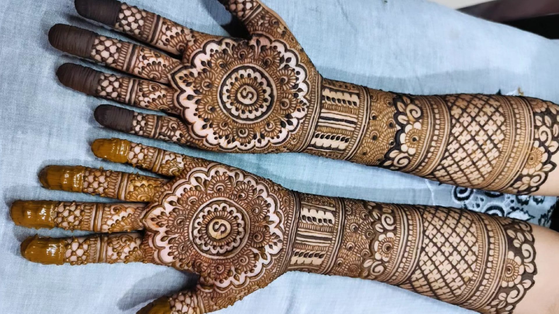 latest Bakrid Mehndi Design 2024 for front and back hand