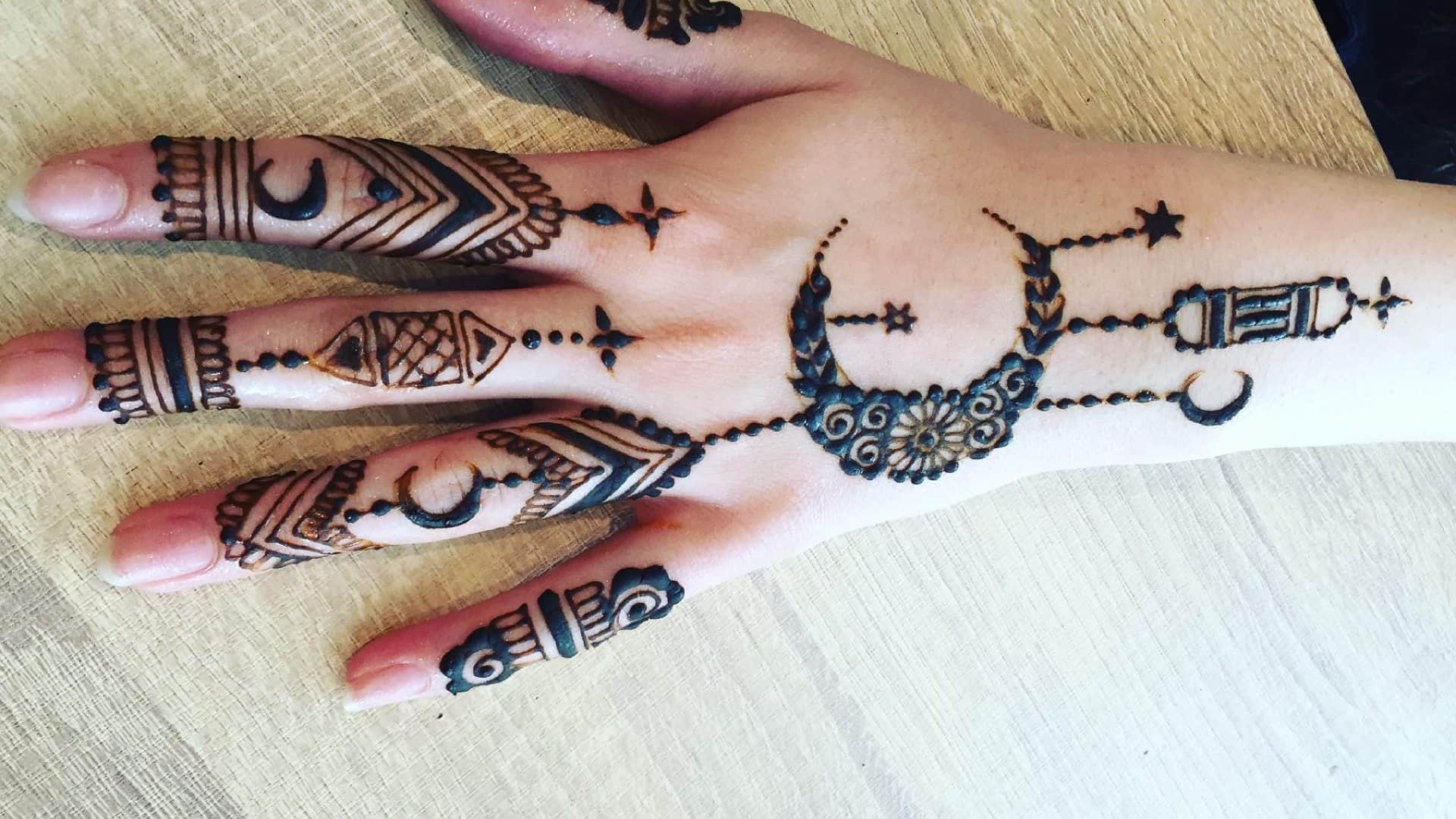 latest Bakrid Mehndi Design 2024 for front and back hand