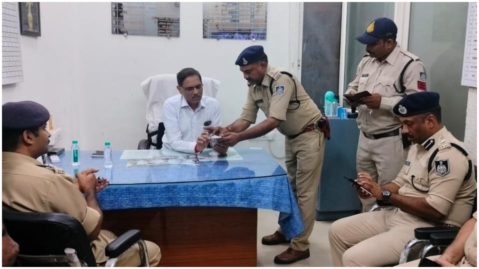 MP Police in action conducted combing operation and caught eight thousand criminals in one night