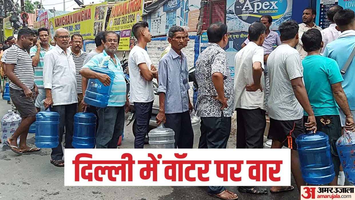 Two community clashed over filling water from the same tap in Delhi three injured