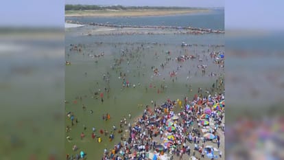 Lakhs of devotees took a holy dip on Ganga Dussehra, faith outweighed the scorching heat.