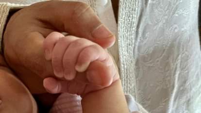 Varun Dhawan First Pic Daughter Reveals on Father Day says work mode on janhvi kapoor parineeti chopra reacts