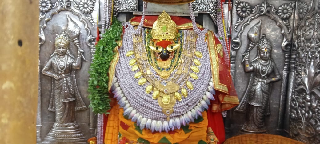 Chaitra Navratri 2025 Famous Goddess Durga Temples in Uttar Pradesh Devi Mata Mandir Names And Locations