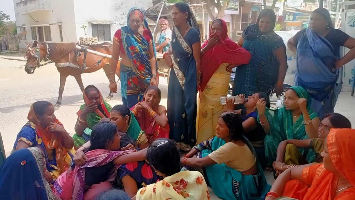 Six people died various accidents in Azamgarh police took dead bodies custody