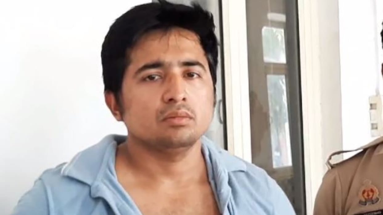 Now a case of dowry harassment has been filed against Ankit Goyal in Bareilly