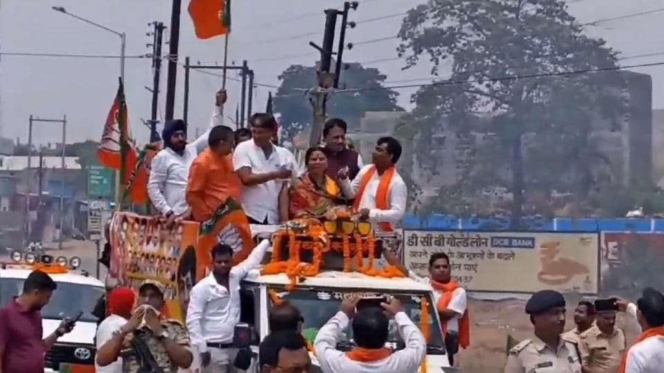 भाजपा सांसद रूपकुमारी चौधरी ने निकाली आभार रैली