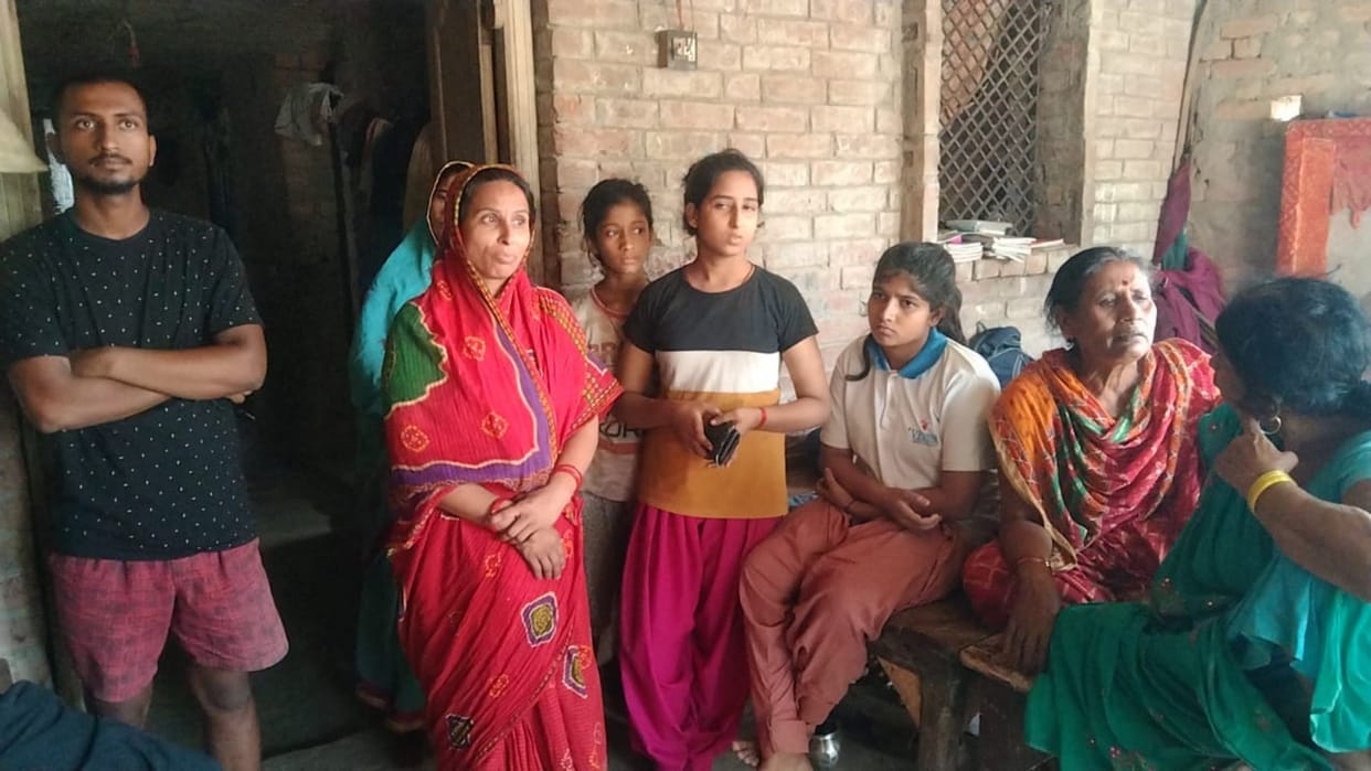 Bihar Crime: Cash and jewellery stolen by breaking lock of a house in Begusarai, victim accuses a neighbour