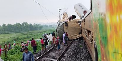 Bihar Train Accident News: Kanchenjunga Express Hit By Goods Train in Kishanganj, Three Bogies Damaged