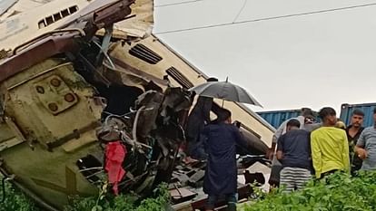 Bihar Train Accident News: Kanchenjunga Express Hit By Goods Train in Kishanganj, Three Bogies Damaged