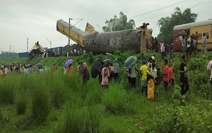 Train Accident: Kanchenjunga Express hit by goods train, three bogies damaged; Kishanganj, Sealdah, Bihar