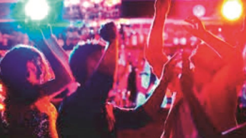 Rush in Chandigarh clubs increased after closing time of clubs in Panchkula-Mohali decided
