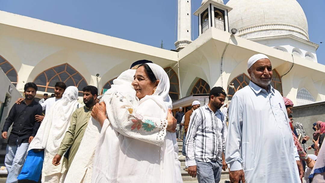 Eid 2024 : prayers offered Eid-ul-Adha celebrated across srinagar kashmir