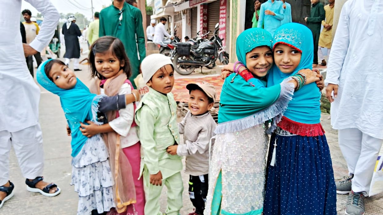 Eid ul Adha: Bakrid festival is being celebrated with great pomp in Muzaffarpur with prayers for peace