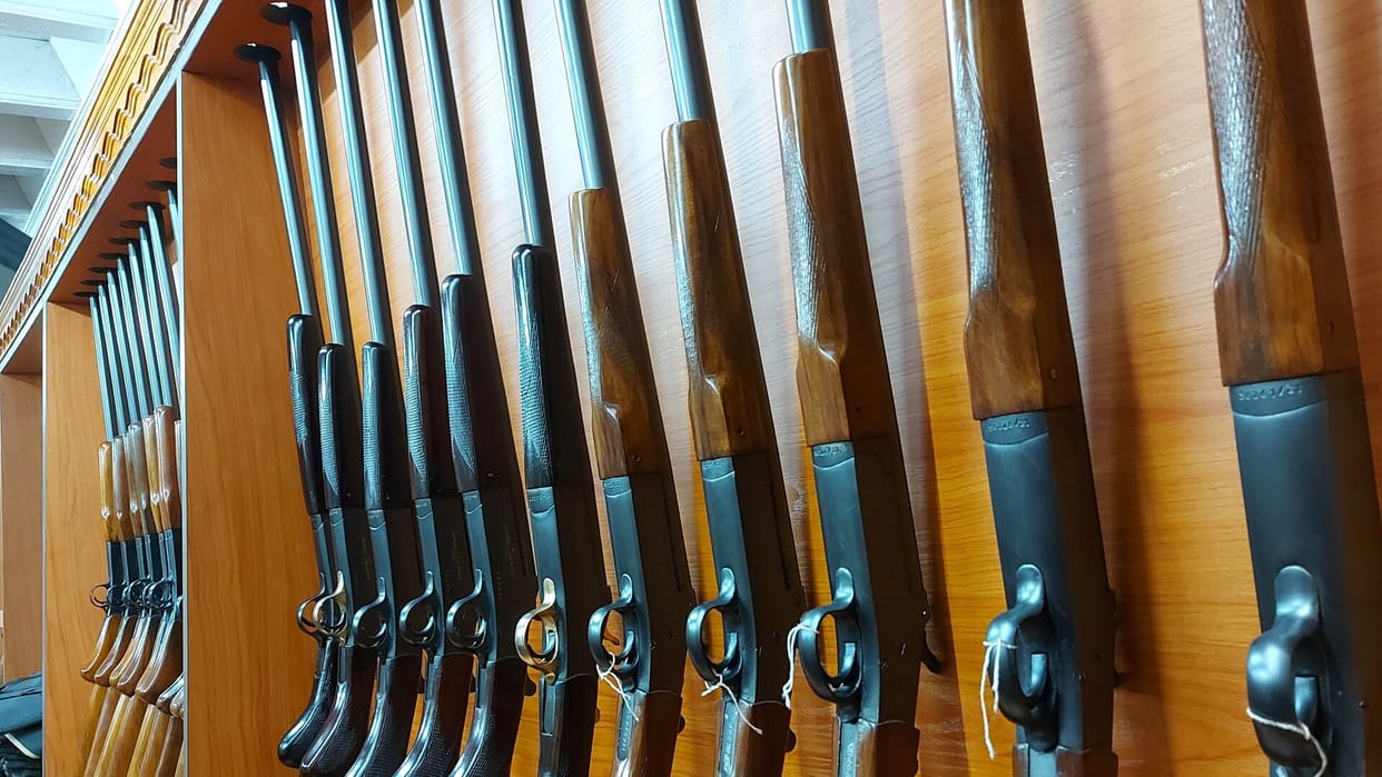 Gun License: People forgot more than 15 thousand weapons by storing them in shops