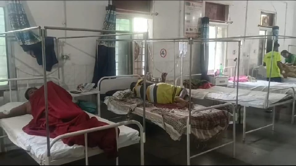 One dead and four injured due to lightning mobile also exploded in Kanker