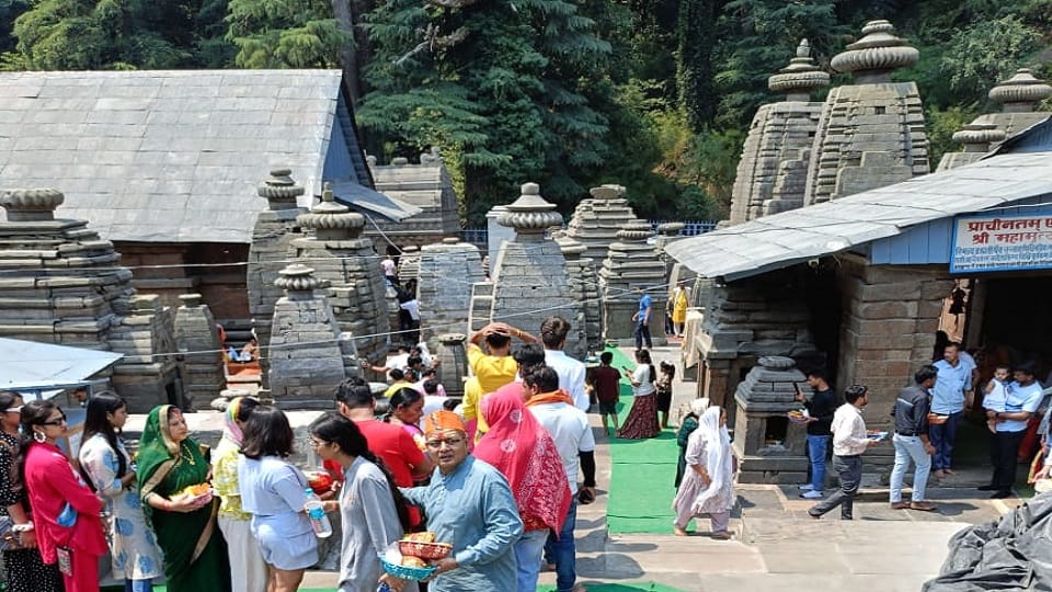 Crowd of devotees gathered in Jageshwar Dham almora