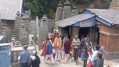 Crowd of devotees gathered in Jageshwar Dham almora