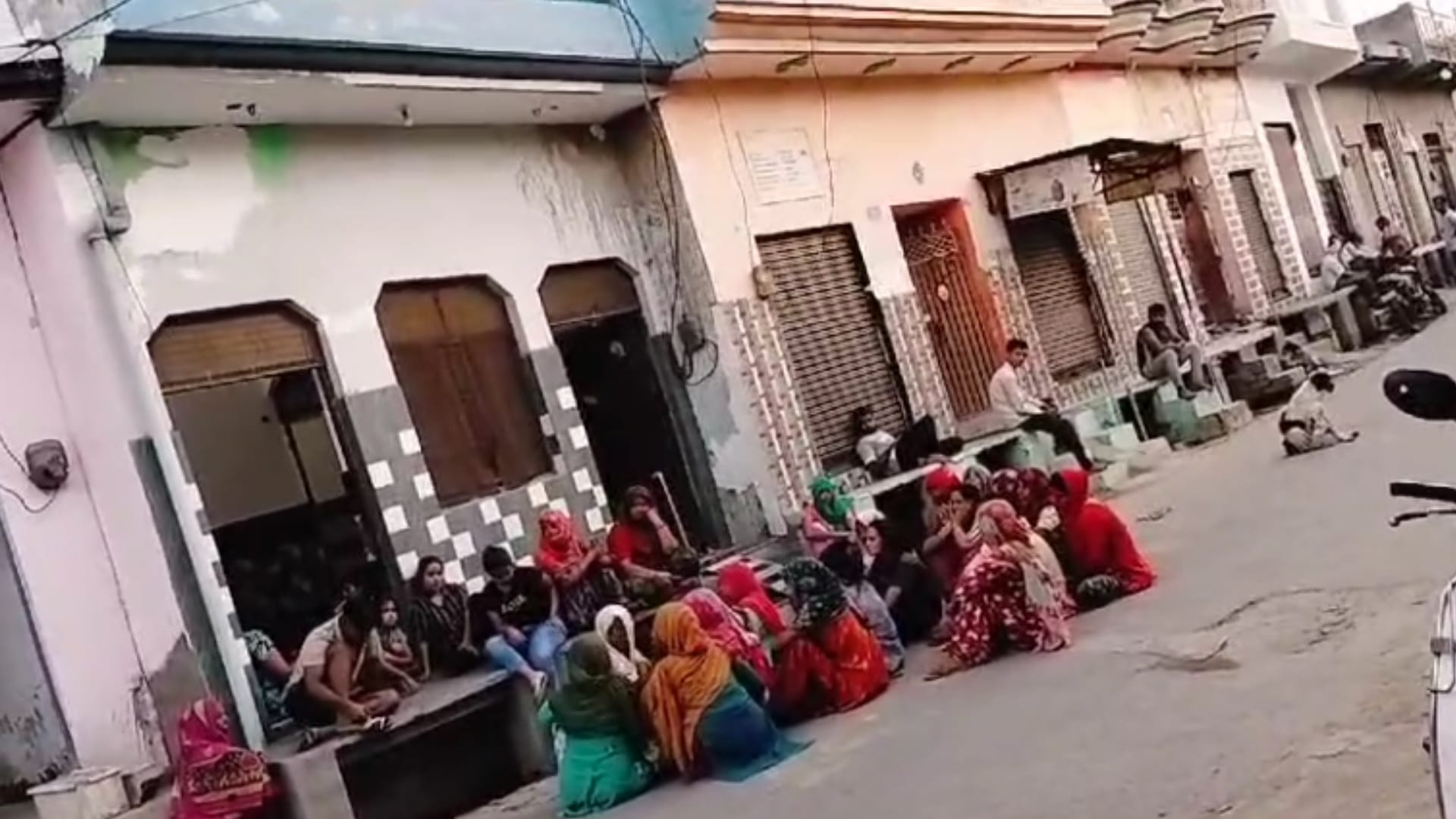 man committed suicide after killing his girlfriend in Meerut