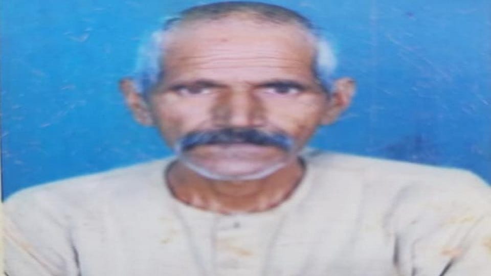 Murder of old man sleeping on tube well with sharp weapon