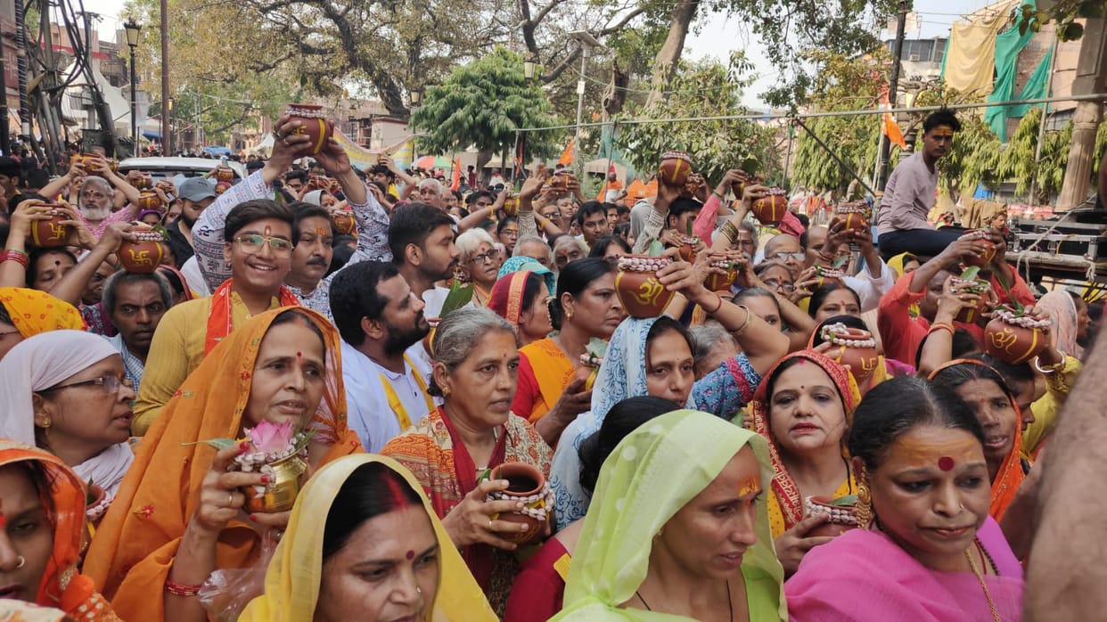 Nirjala Ekadashi 2024 grand Kalash Yatra taken out with drums and trumpets in varanasi