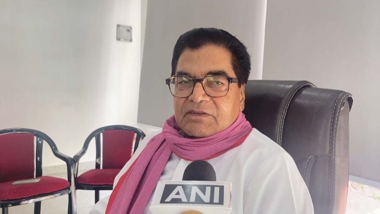 Prof. Ram Gopal Yadav support Rahul Gandhi blackbox statement, said- EVMs can be hacked