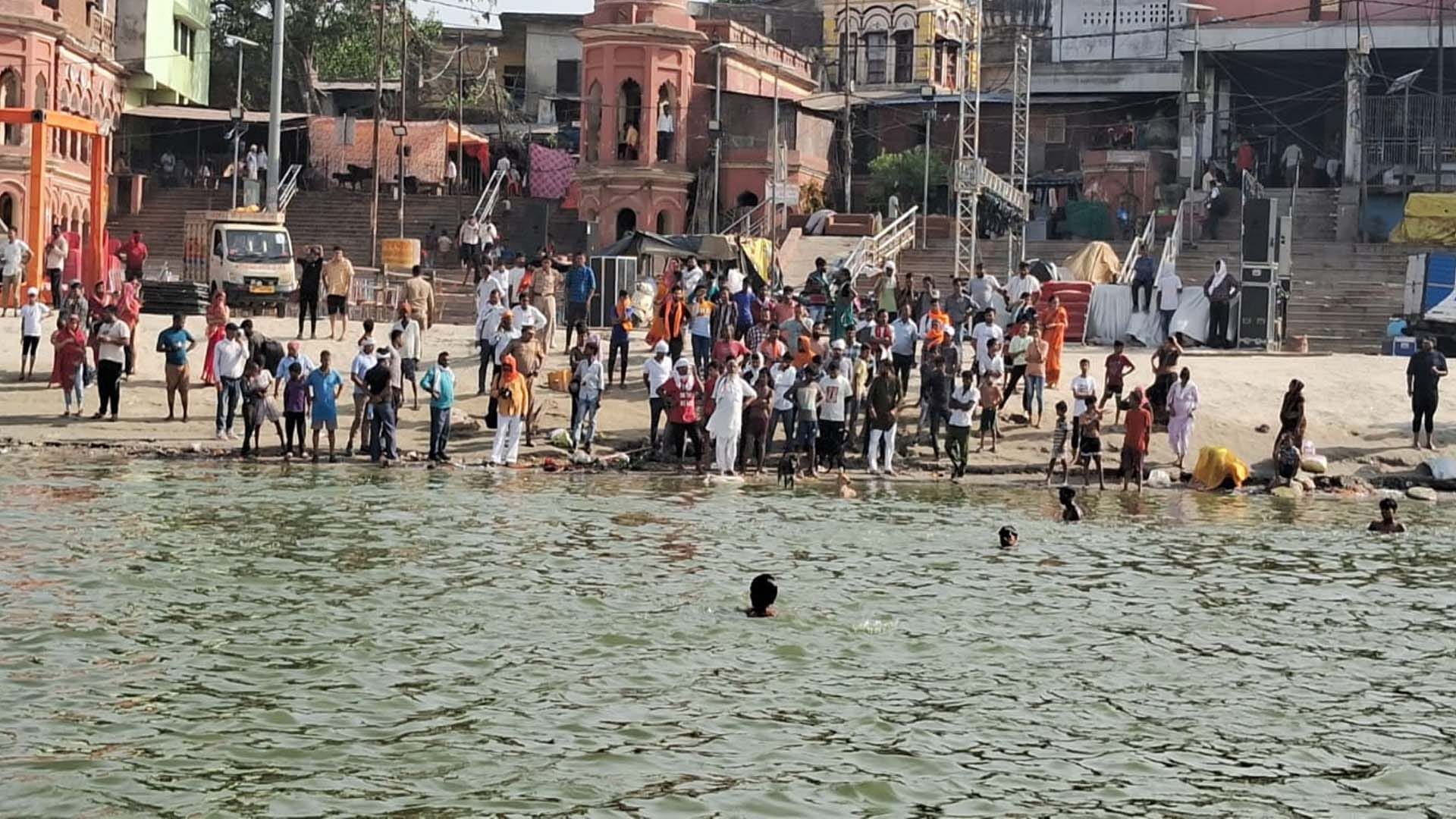 Kanpur: He called his three friends for a bath by swearing on friendship, he himself drowned
