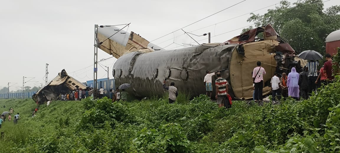 Bengal Train Accident: This rule of Railways saved some passengers, but proved fatal for some know everything