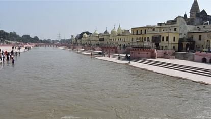Ayodhya: Silence at Ram ki Paidi in Ayodhya, devotees will not be able to take a dip till June 25 Ayodhya: Cleaning work is in progress in Ram ki Paidi.