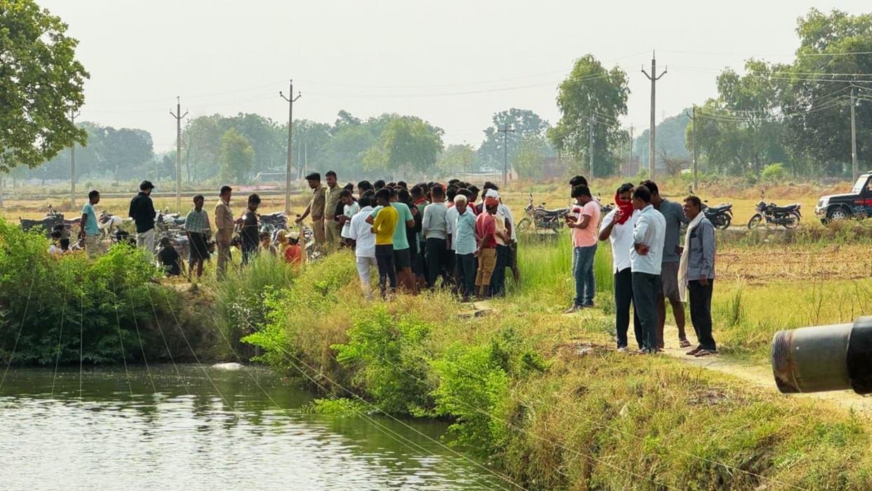 Dead Body of two people found in Varanasi police investigating case