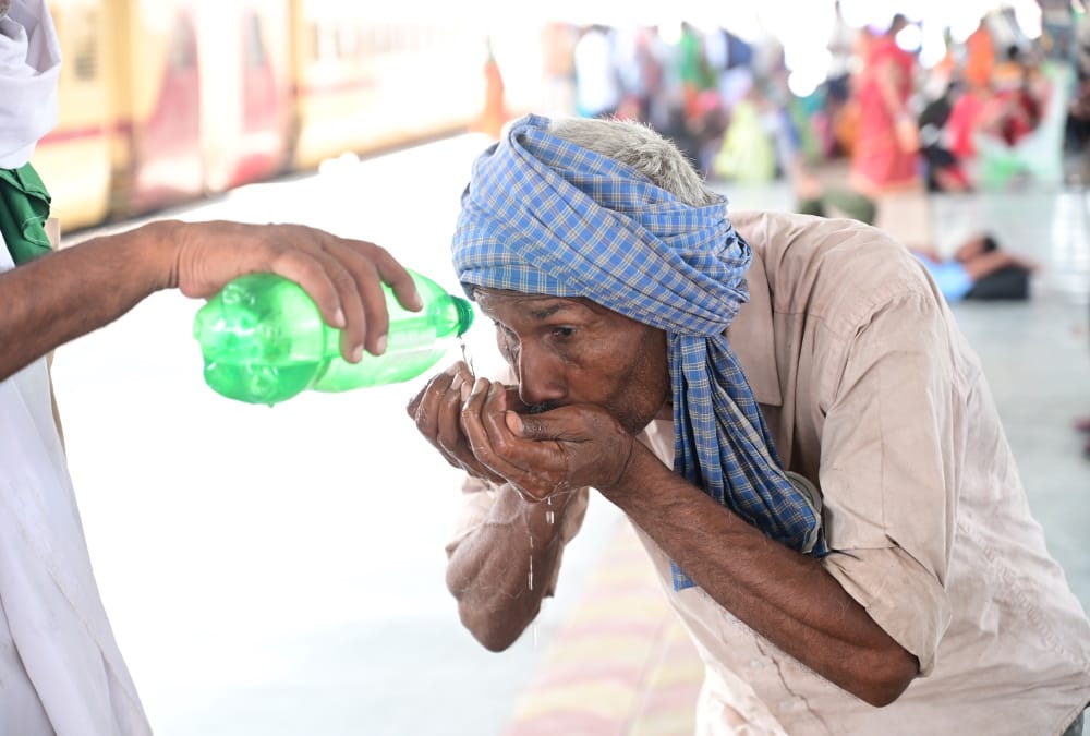 Uttarakhand Weather Update Dehradun Temperature crosses 43 degrees for third time in season , hot winds scorch