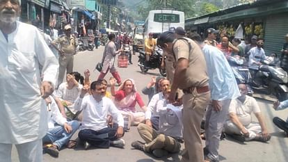 Chardham Yatra: Protesters block Yamunotri highway anger against Cabinet Minister Prem Chand Aggarwal