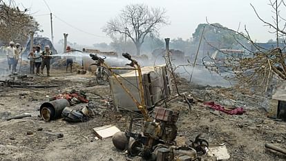 fire in Ghazipur 40 huts four houses burnt and many animals died