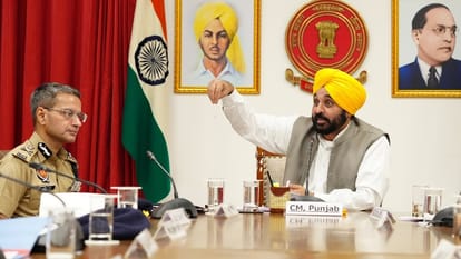 CM Bhagwant Mann talk to DGP Gaurav Yadav over phone regarding murder of AAP Sarpanch in Amritsar