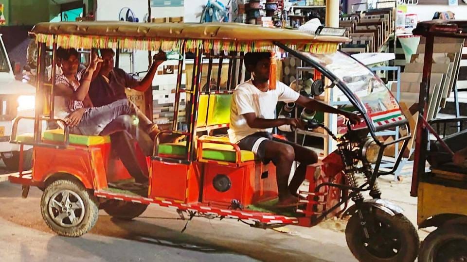 Officials ready to crack down on unregistered e-rickshaws in Kasganj If caught they will be cut and destroyed