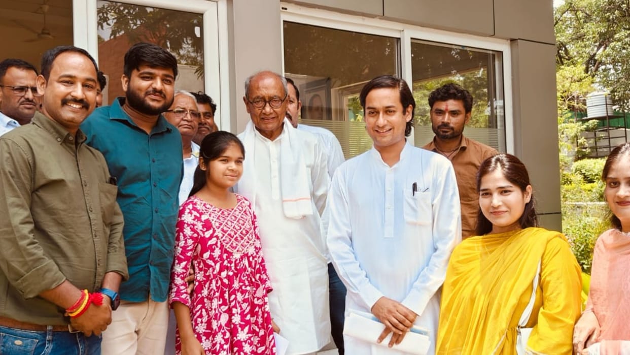 Digvijay Singh met Bundelkhand's daughter Binnu Rani in Bhopal