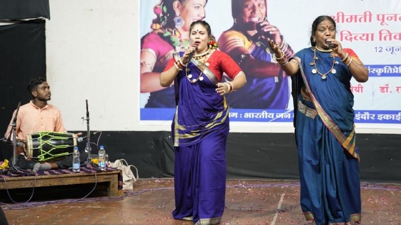 natya geet chola maati ke raam indore news