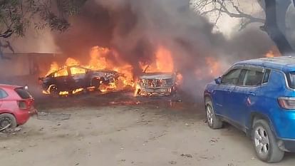 Fire broke out in a garage in Lucknow.