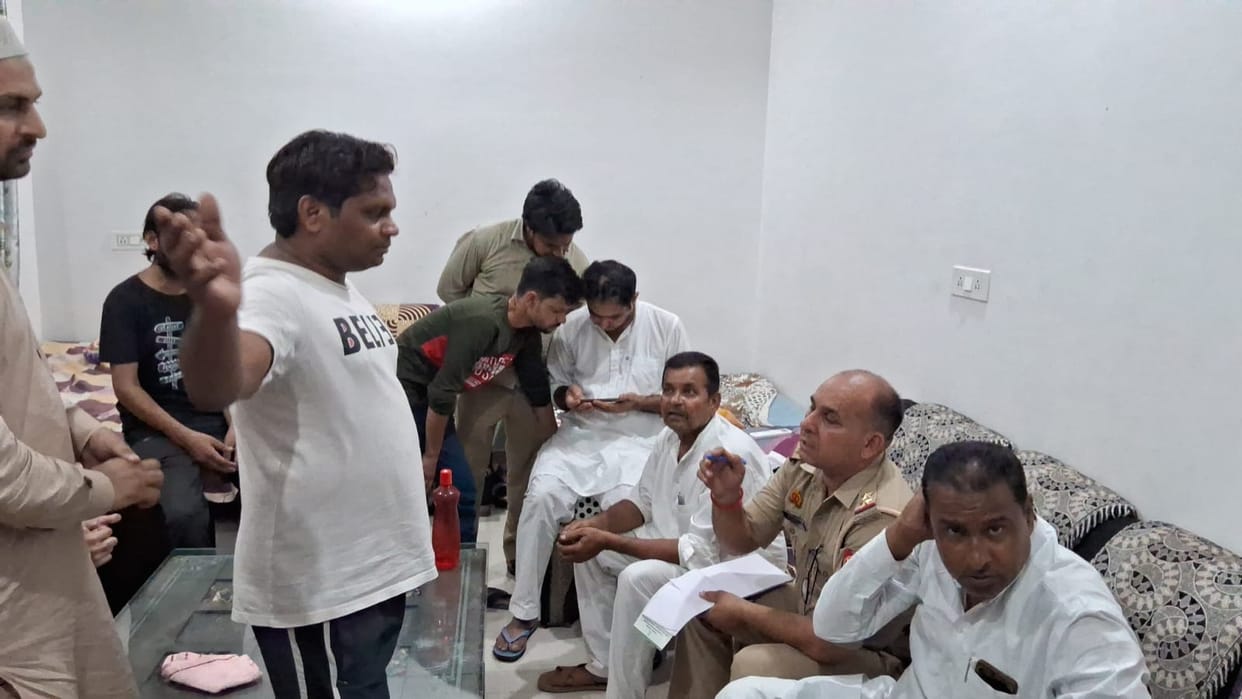 Criminals are fearless: Bike riding miscreants opened fire at two places in Saharanpur, incident was captured