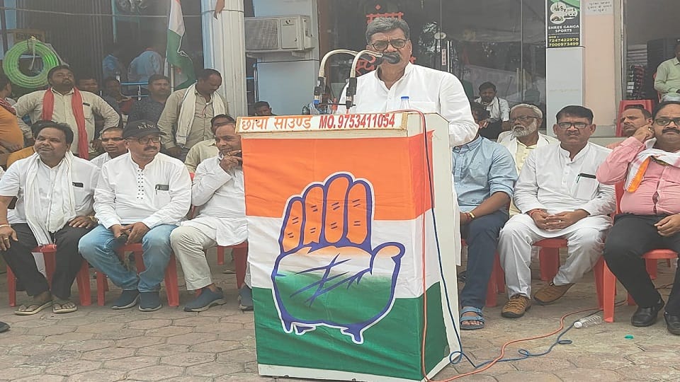Leader of opposition said crowd was gathered in a planned manner government should give answer  in Balodabazar