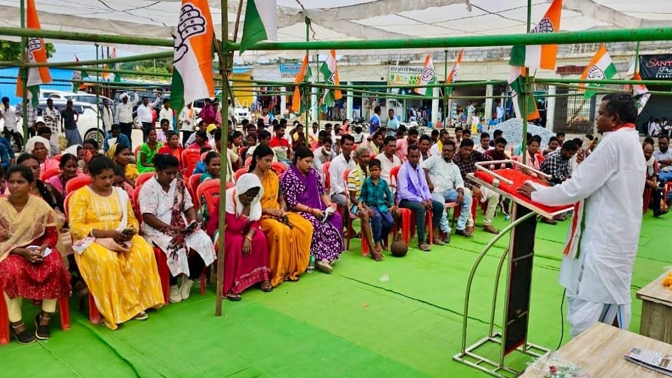 Balodabazar violence Congress protests demands CBI investigation into the matter
