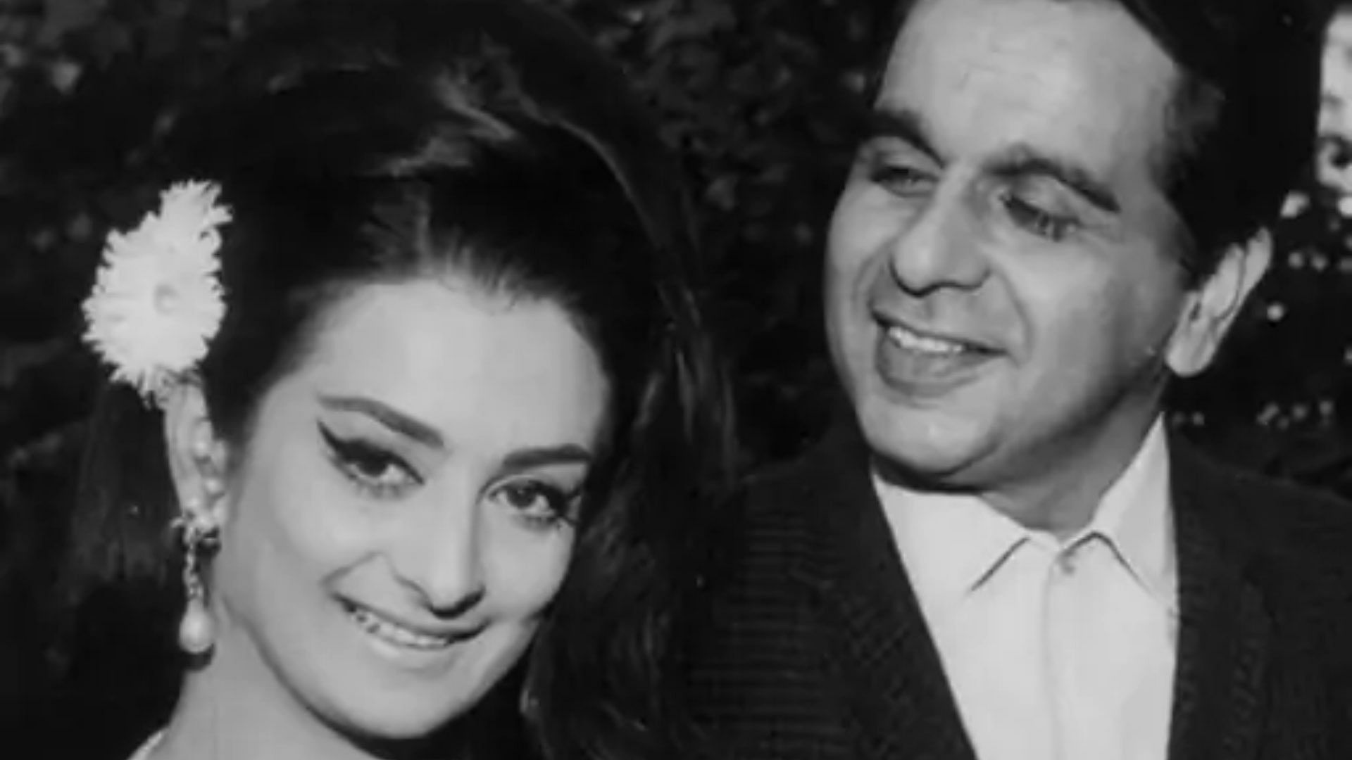 Saira Banu Remembers Late Husband Actor Dilip Kumar On His Third Death ...