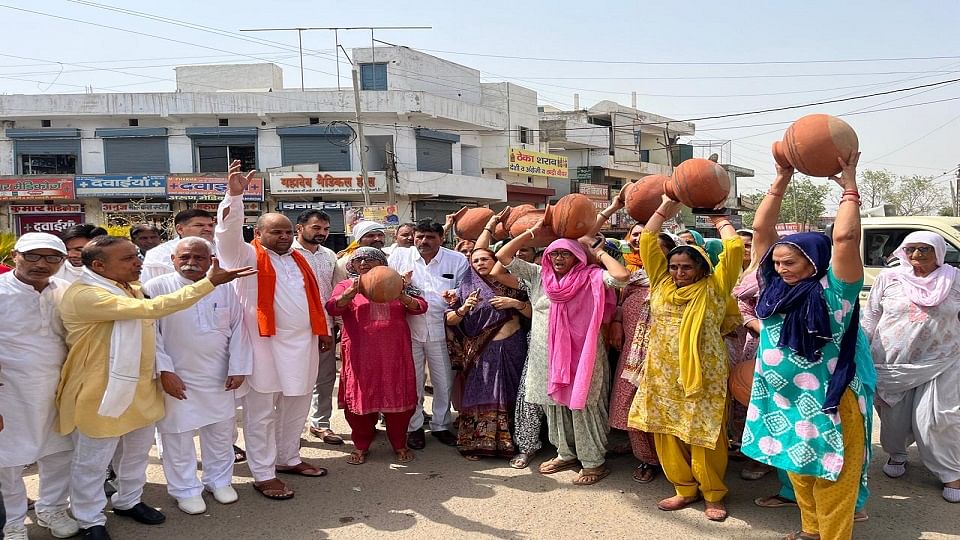 People of Charkhi Dadri face electricity and water crisis protest for rise issue