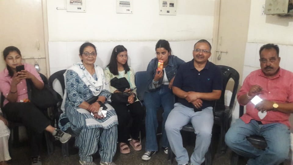 People enthusiastically reached the blood donation camp of Amar Ujala Nainital