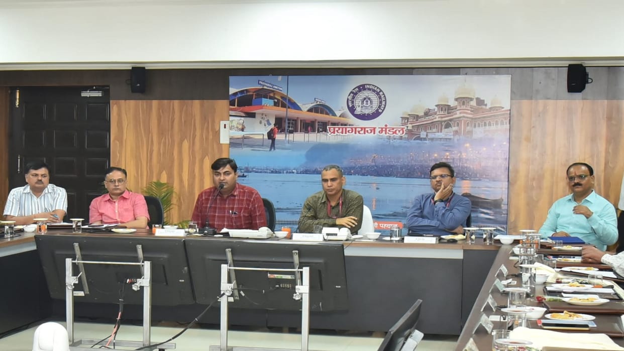 Prayagraj Junction: All Rajdhani and Vande Bharat Express stopped not for two but four minutes