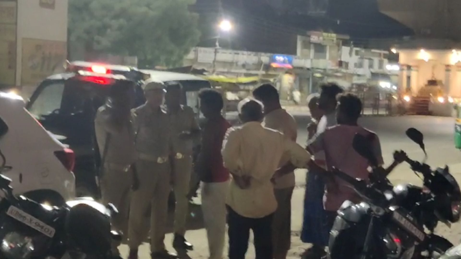 many people injured in dispute and stabbing in bhadohi