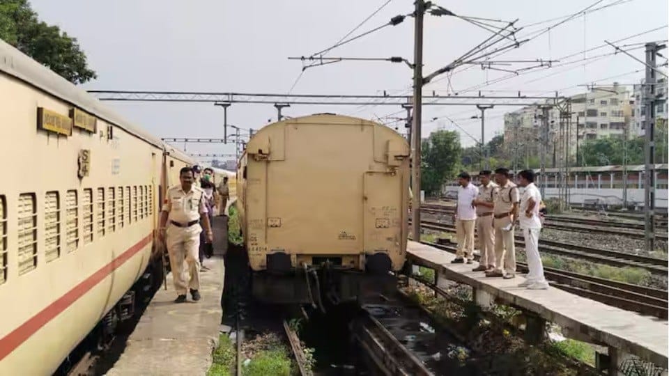 Indore news:Indore news dead body found in train