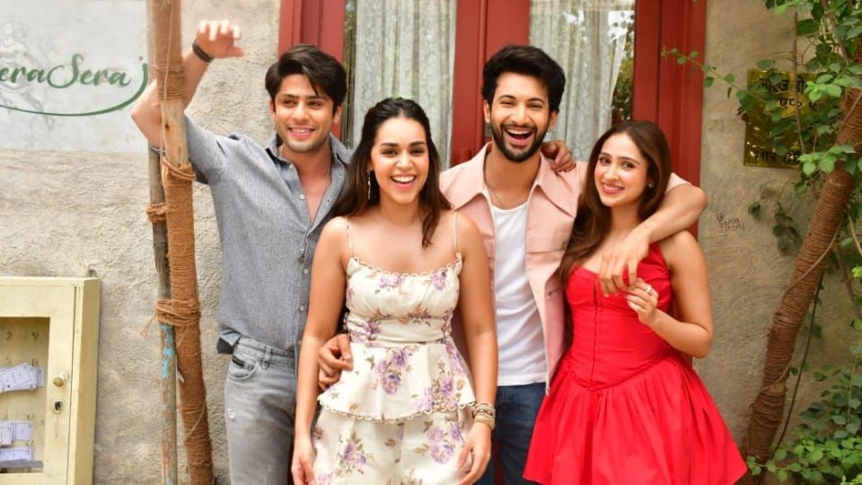Ishq Vishk rebound shahid kapoor rohit saraf pashmina roshan jibran khan naila grewal
