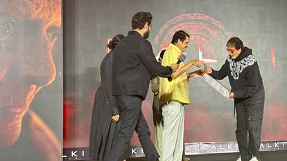 Amitabh Bachchan attends Kalki 2898 AD Mumbai event after very long gap Deepika Padukone Prabhas Kamal Hassan