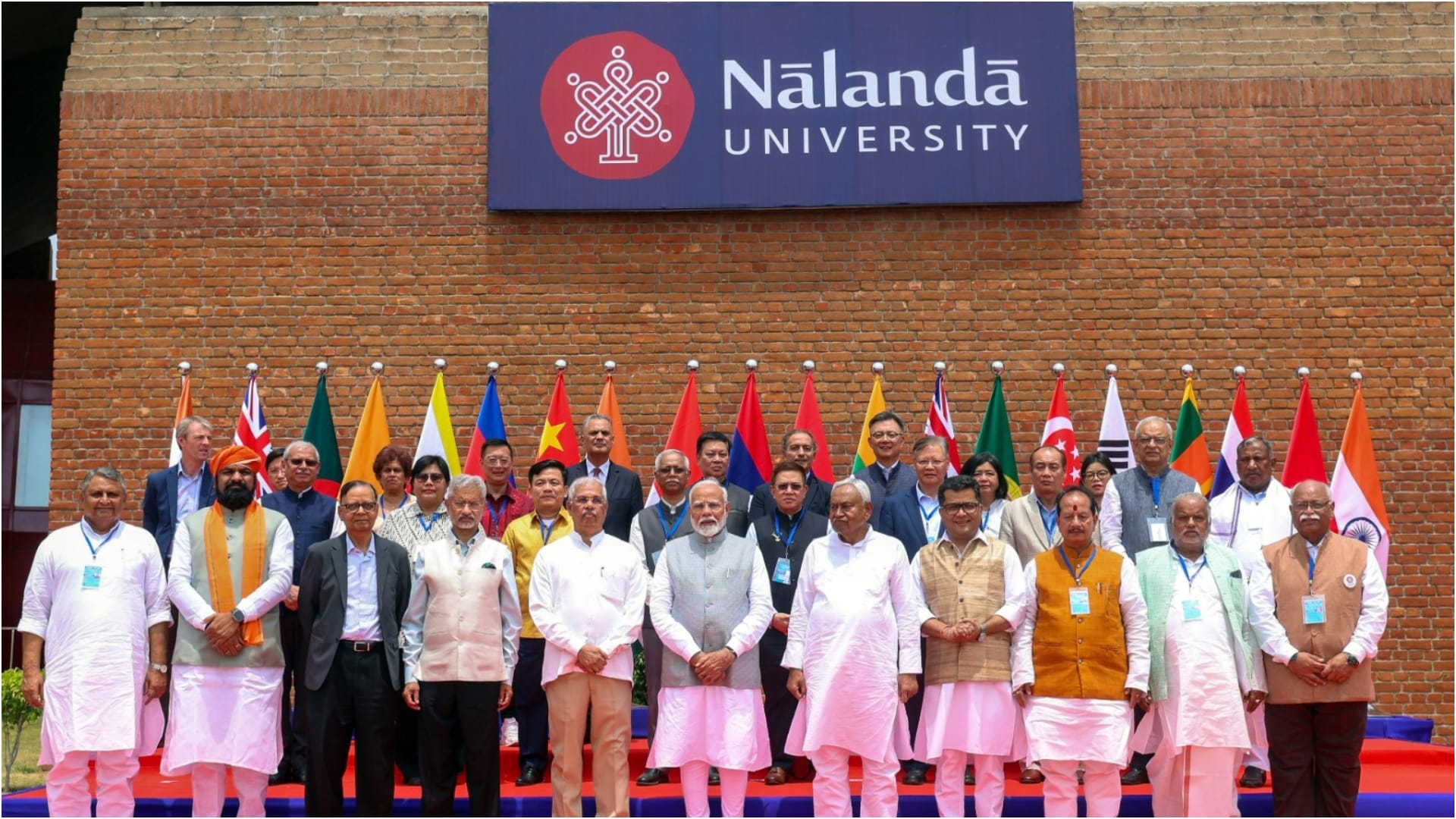 नालंदा में प्रधानमंत्री नरेन्द्र मोदी
