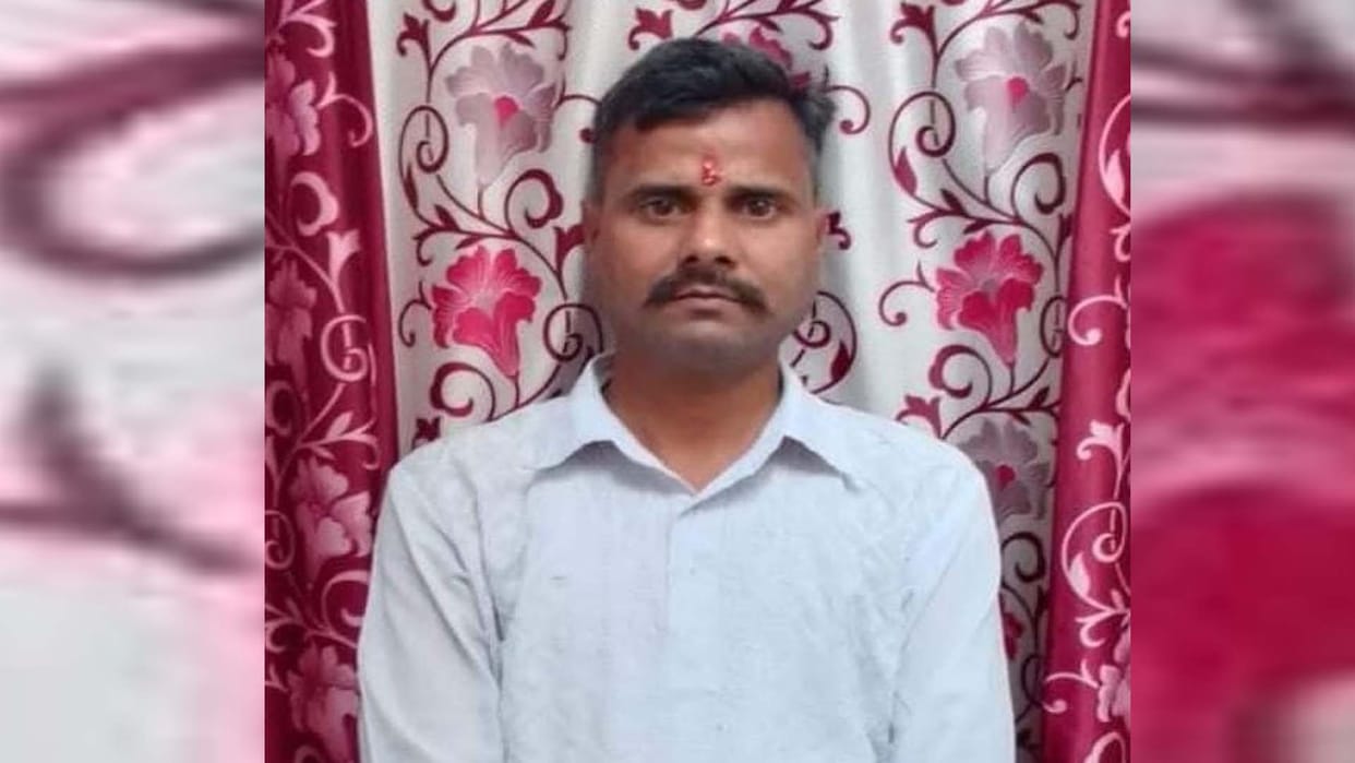 Shuklaganj: Young man crushed by unknown vehicle, painful death